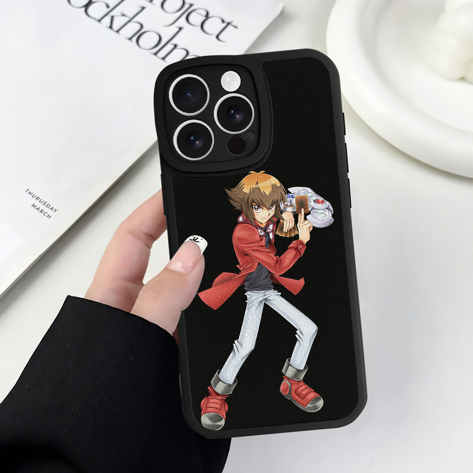 遊☆戯☆王 Yu-Gi-Oh! 【iPhone 16シリーズ対応】シリコンスマホケース（レザー調） 材質：シリコン
